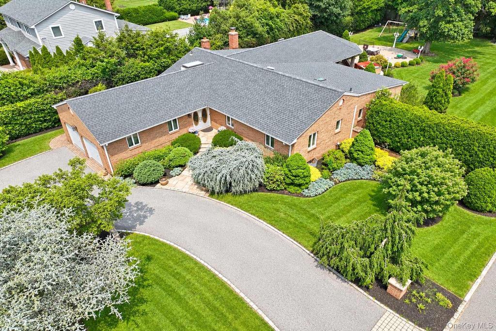 88 Dix Highway, Dix Hills, NY 11746 — exterior