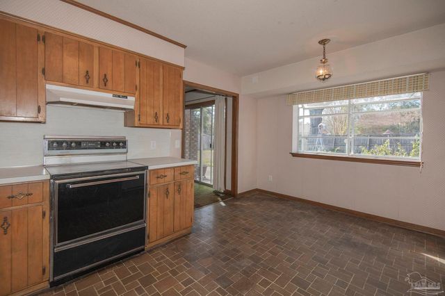 3525 Wimbledon Dr, Pensacola, FL 32503