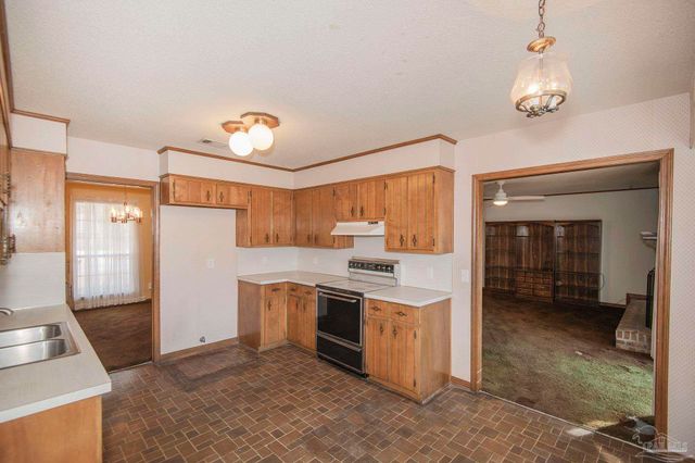 3525 Wimbledon Dr, Pensacola, FL 32503