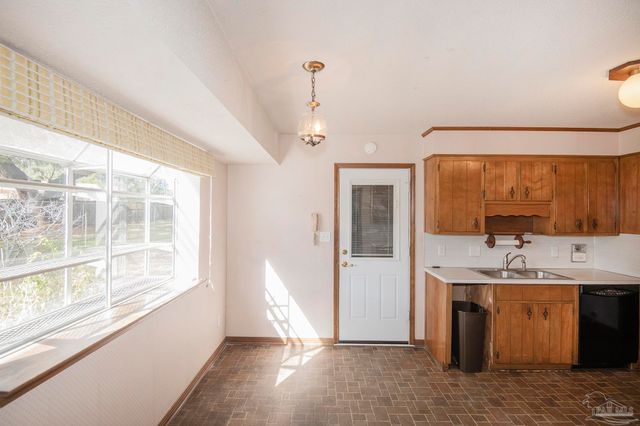 3525 Wimbledon Dr, Pensacola, FL 32503