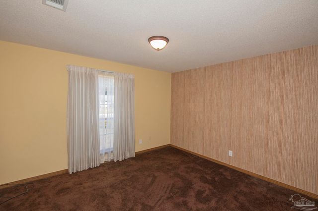 3525 Wimbledon Dr, Pensacola, FL 32503