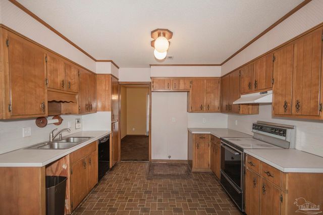 3525 Wimbledon Dr, Pensacola, FL 32503