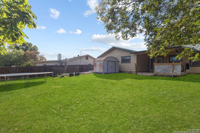 7813 Hollow Oak, Live Oak, TX 78233