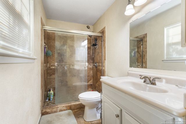 7813 Hollow Oak, Live Oak, TX 78233