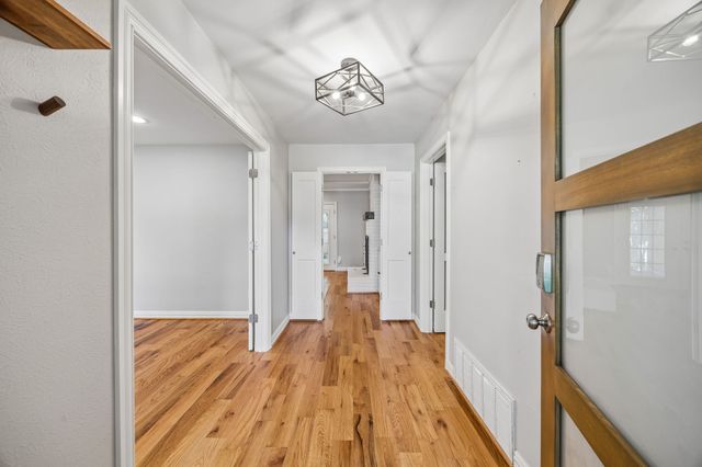 2223 Freeland Way, Dallas, TX 75228