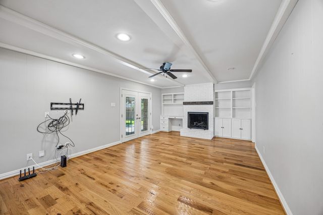 2223 Freeland Way, Dallas, TX 75228