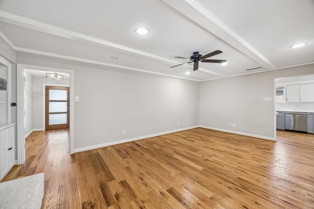 2223 Freeland Way, Dallas, TX 75228