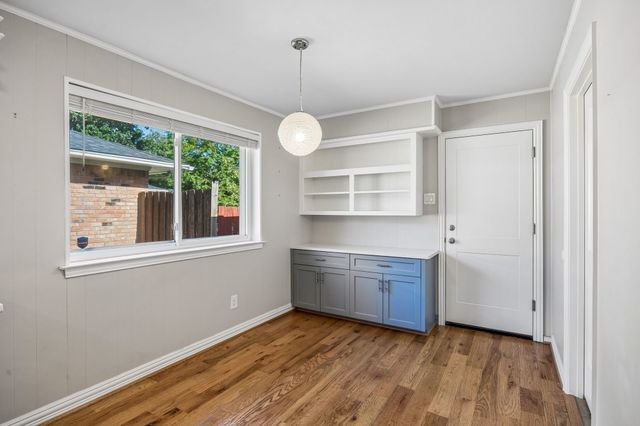 2223 Freeland Way, Dallas, TX 75228