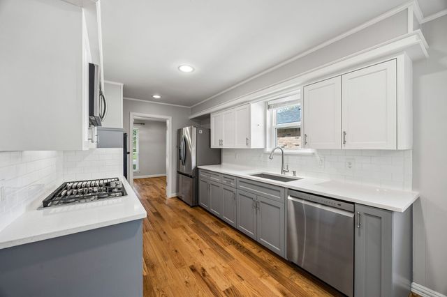 2223 Freeland Way, Dallas, TX 75228