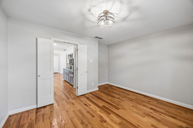 2223 Freeland Way, Dallas, TX 75228
