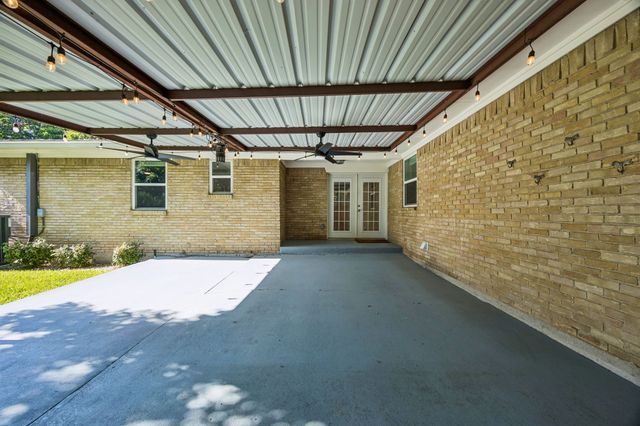 2223 Freeland Way, Dallas, TX 75228