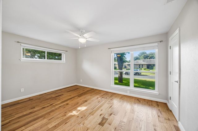 2223 Freeland Way, Dallas, TX 75228