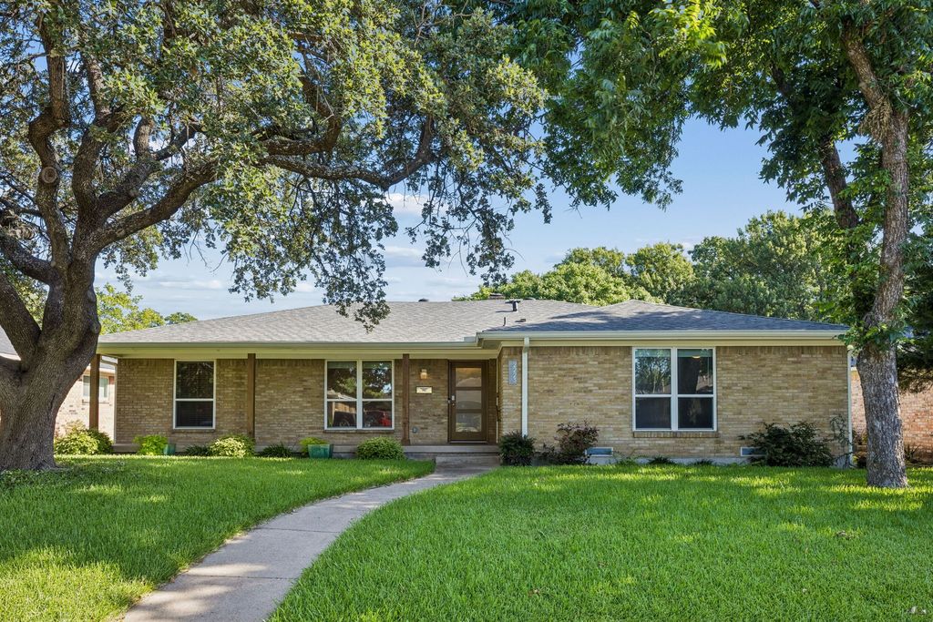 2223 Freeland Way, Dallas, TX 75228