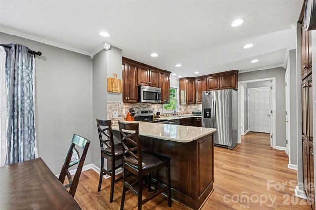 143 Walnut Hollow Lane, Mooresville, NC 28115