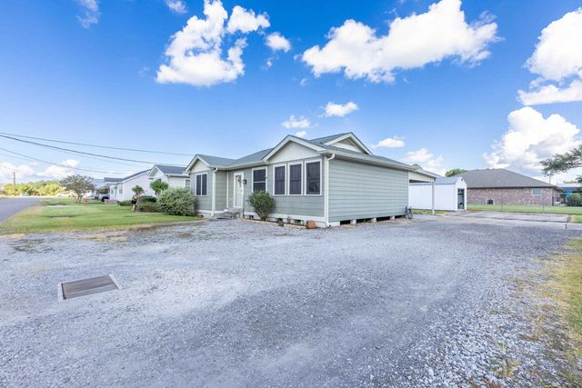 151 Wilson St, Raceland, LA 70394