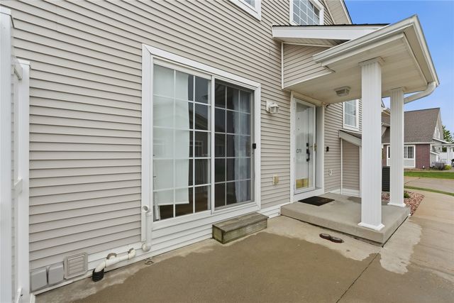 1079 74th NE, Cedar Rapids, IA 52402