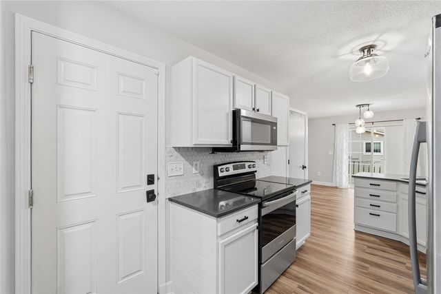 1079 74th NE, Cedar Rapids, IA 52402