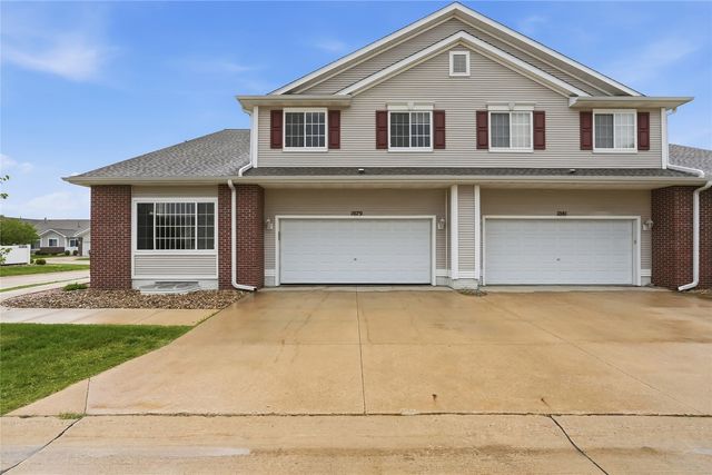 1079 74th NE, Cedar Rapids, IA 52402