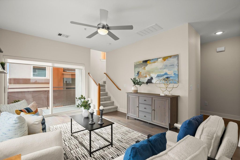 2827 Manor RD 3105, Austin, TX 78722