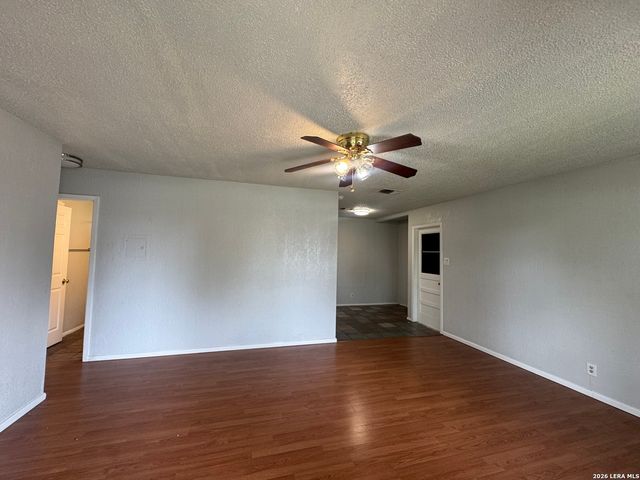 8011 CUFF ST, San Antonio, TX 78224