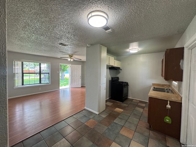 8011 CUFF ST, San Antonio, TX 78224