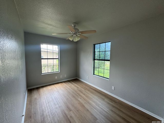 8011 CUFF ST, San Antonio, TX 78224