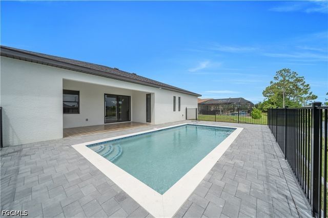 2318 NW 30th TER, Cape Coral, FL 33993