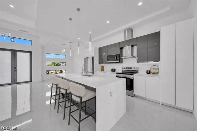 2318 NW 30th TER, Cape Coral, FL 33993
