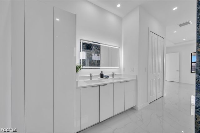 2318 NW 30th TER, Cape Coral, FL 33993