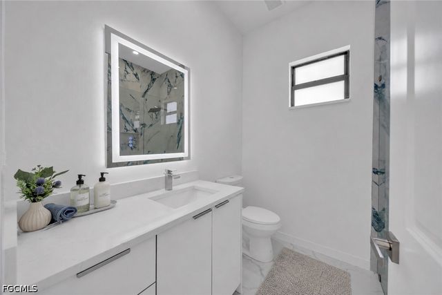 2318 NW 30th TER, Cape Coral, FL 33993