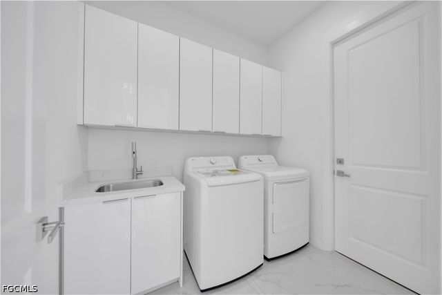 2318 NW 30th TER, Cape Coral, FL 33993