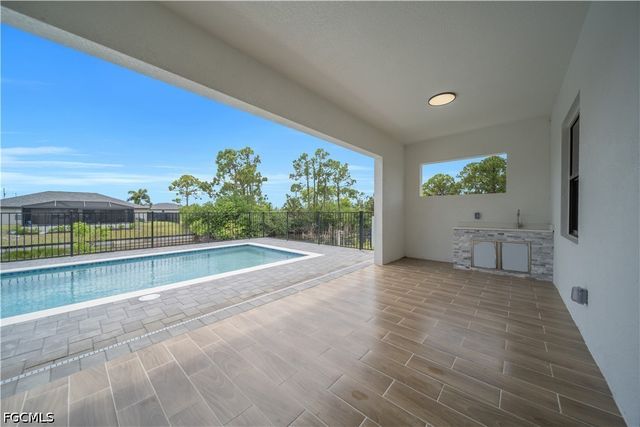 2318 NW 30th TER, Cape Coral, FL 33993