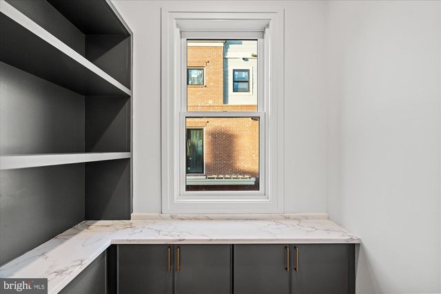 107 N WEST, Alexandria, VA 22314