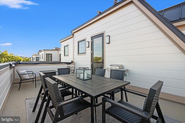 107 N WEST, Alexandria, VA 22314