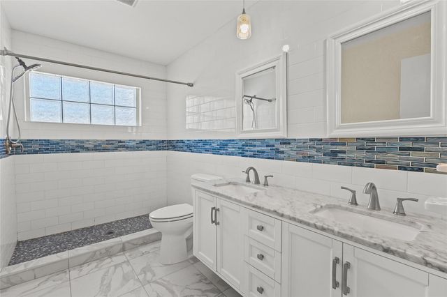 2411 GULF GATE DRIVE, Sarasota, FL 34231