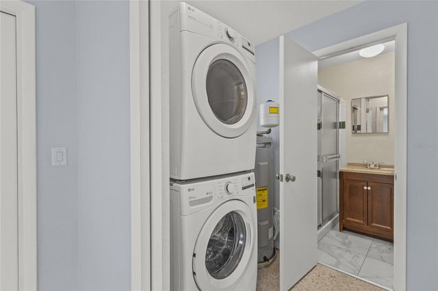 2411 GULF GATE DRIVE, Sarasota, FL 34231