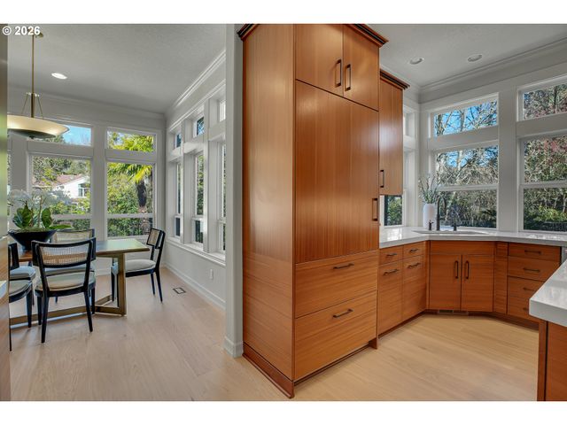 13467 Nw COUNTRYVIEW Way, Portland, OR 97229