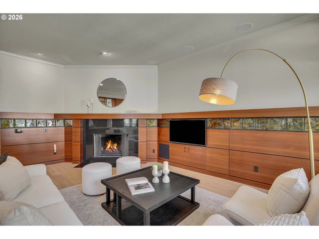 13467 Nw COUNTRYVIEW Way, Portland, OR 97229