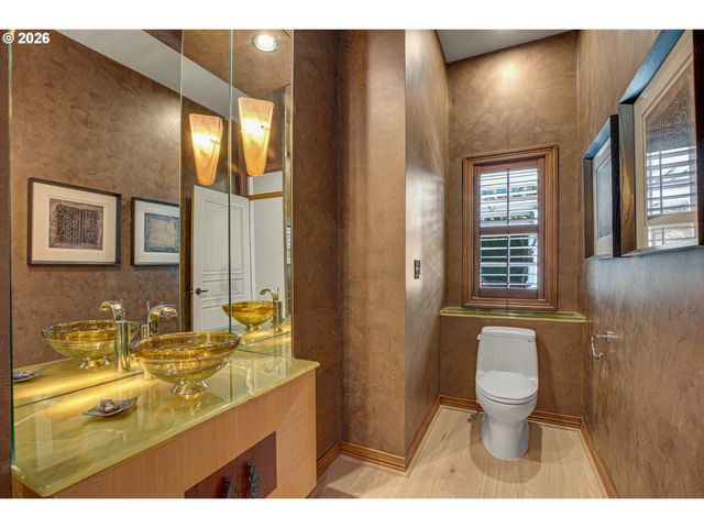 13467 Nw COUNTRYVIEW Way, Portland, OR 97229