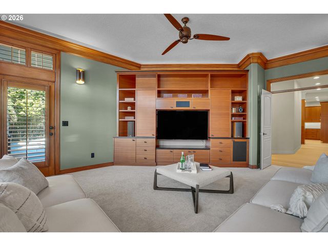 13467 Nw COUNTRYVIEW Way, Portland, OR 97229