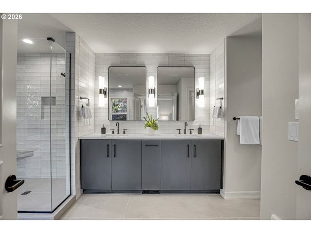 13467 Nw COUNTRYVIEW Way, Portland, OR 97229