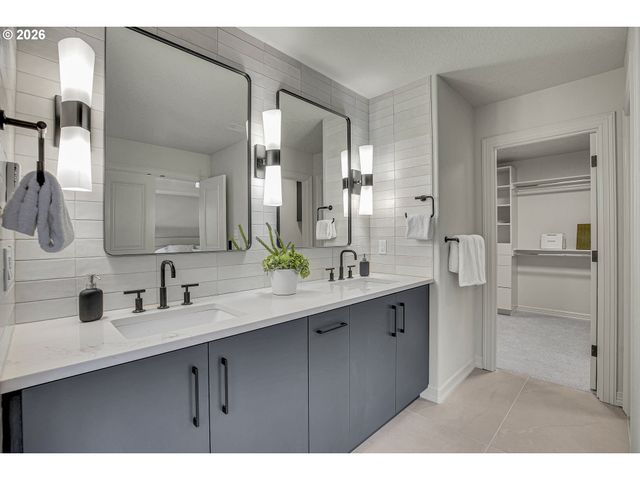 13467 Nw COUNTRYVIEW Way, Portland, OR 97229