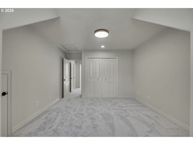 13467 Nw COUNTRYVIEW Way, Portland, OR 97229