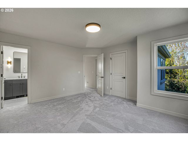 13467 Nw COUNTRYVIEW Way, Portland, OR 97229