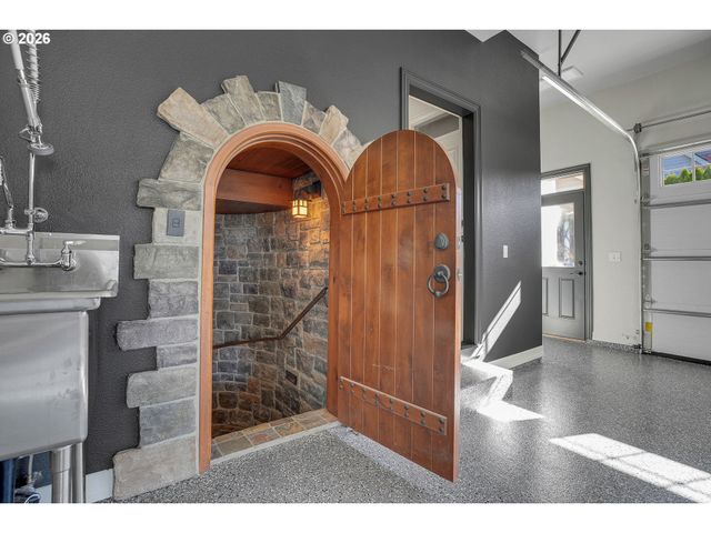 13467 Nw COUNTRYVIEW Way, Portland, OR 97229