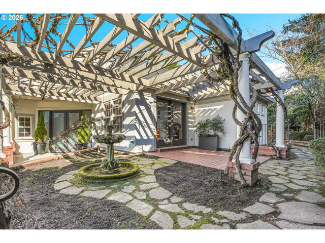 13467 Nw COUNTRYVIEW Way, Portland, OR 97229