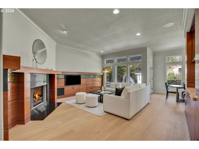 13467 Nw COUNTRYVIEW Way, Portland, OR 97229