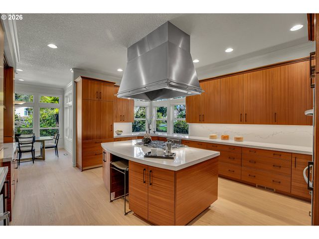 13467 Nw COUNTRYVIEW Way, Portland, OR 97229