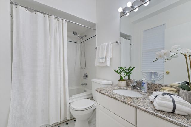 3117A N Orchard Street 1A, Chicago, IL 60657