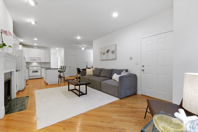 3117A N Orchard Street 1A, Chicago, IL 60657